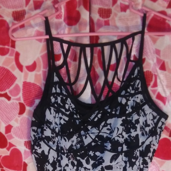 Dress - Picture 4 of 6